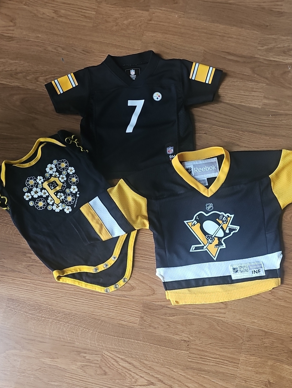 Pittsburgh Steelers Pirates Penguins Infants Apparel Bundle of Qty 3